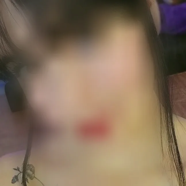 Emma, 28