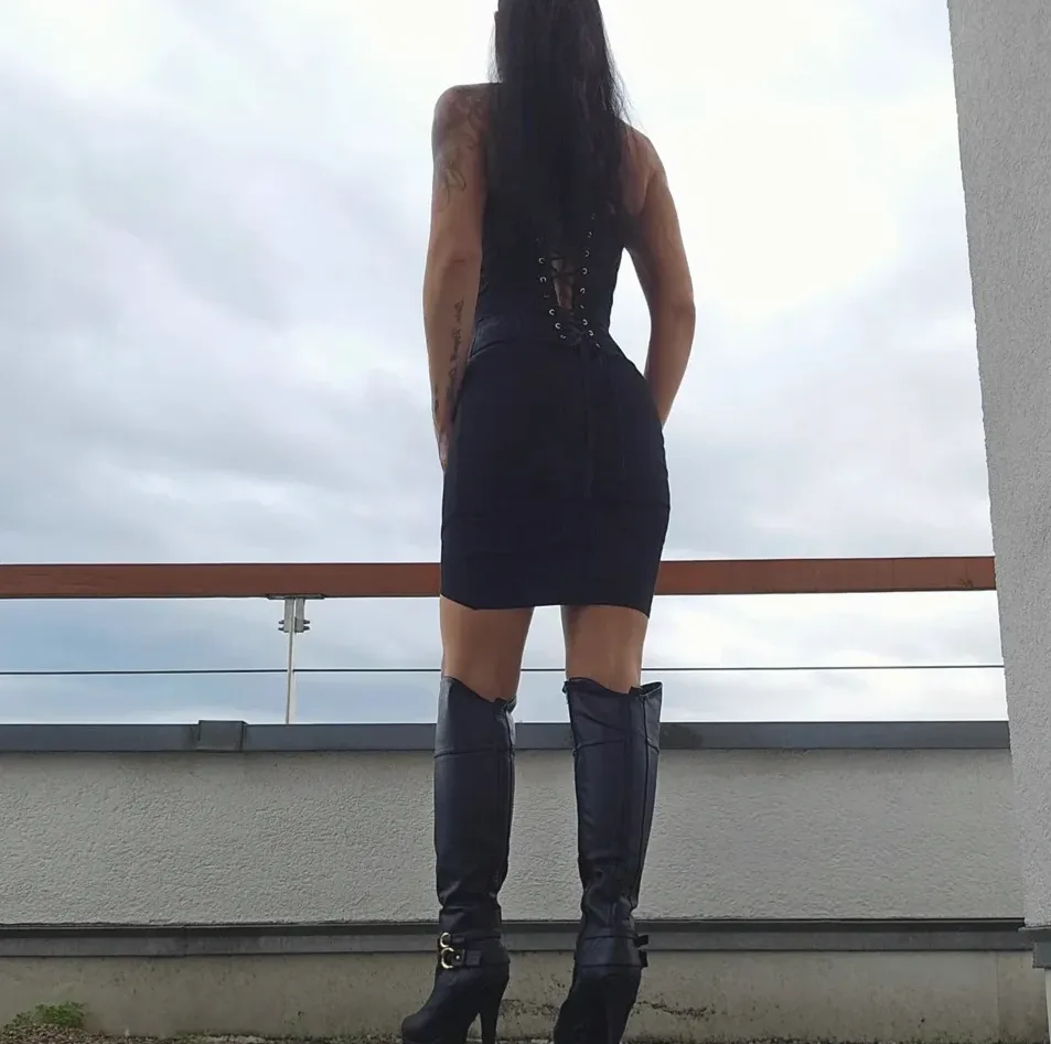 Neea, 35